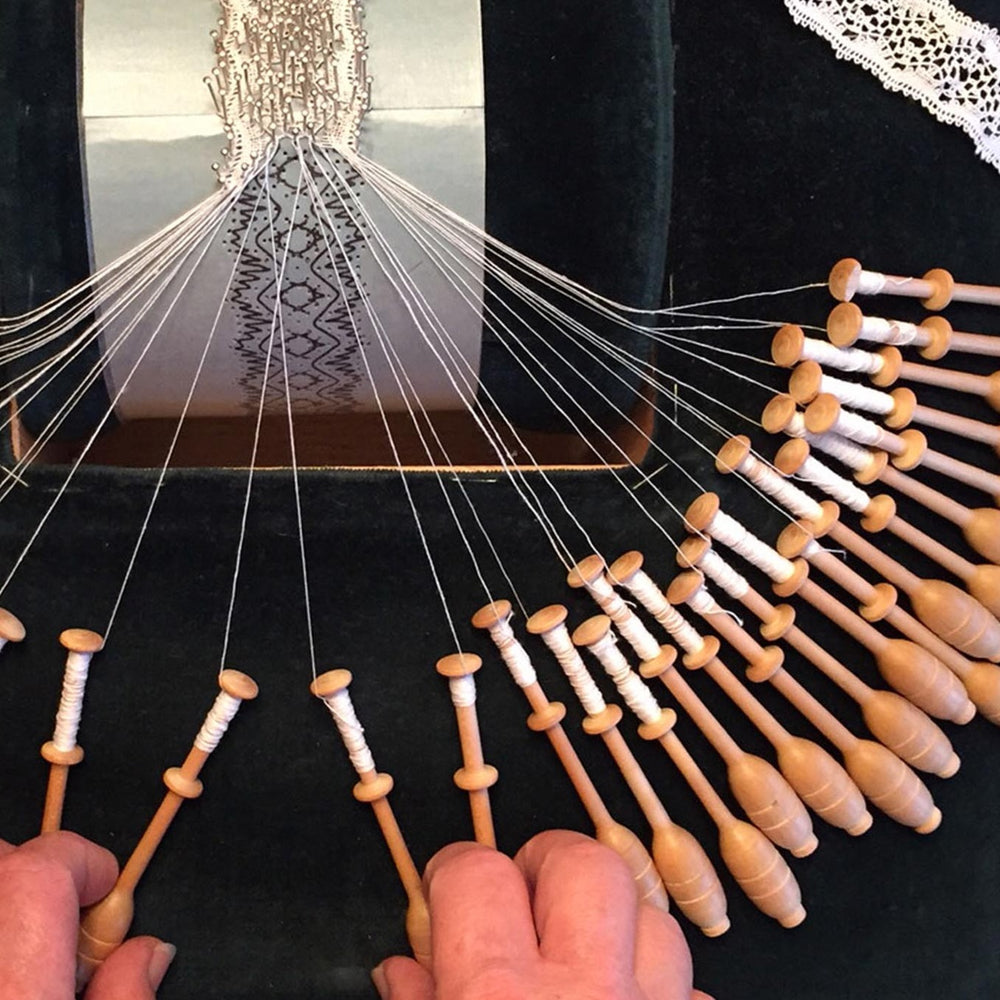 Introduction to bobbin lace